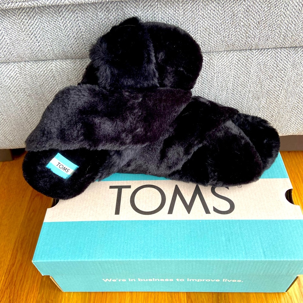 Toms Black Faux Fur Comfy & Cozy Slippers